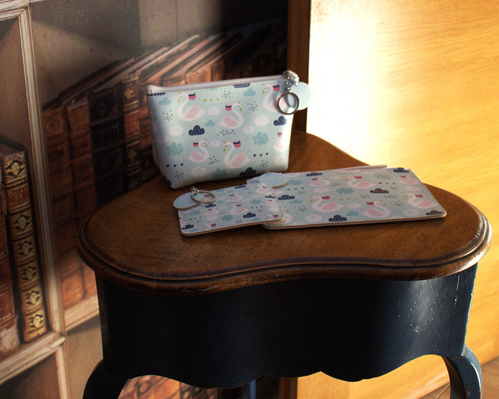 Yuko B - Carlie Coin Wallet - Swans